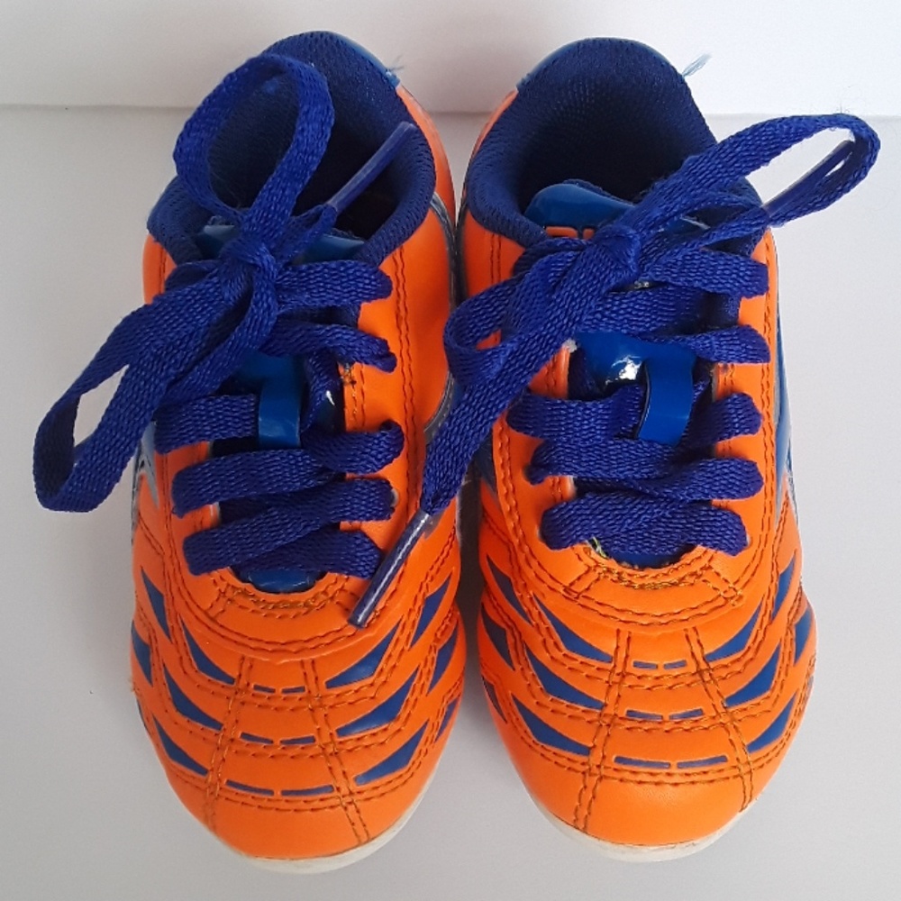 Diadora soccer shoes